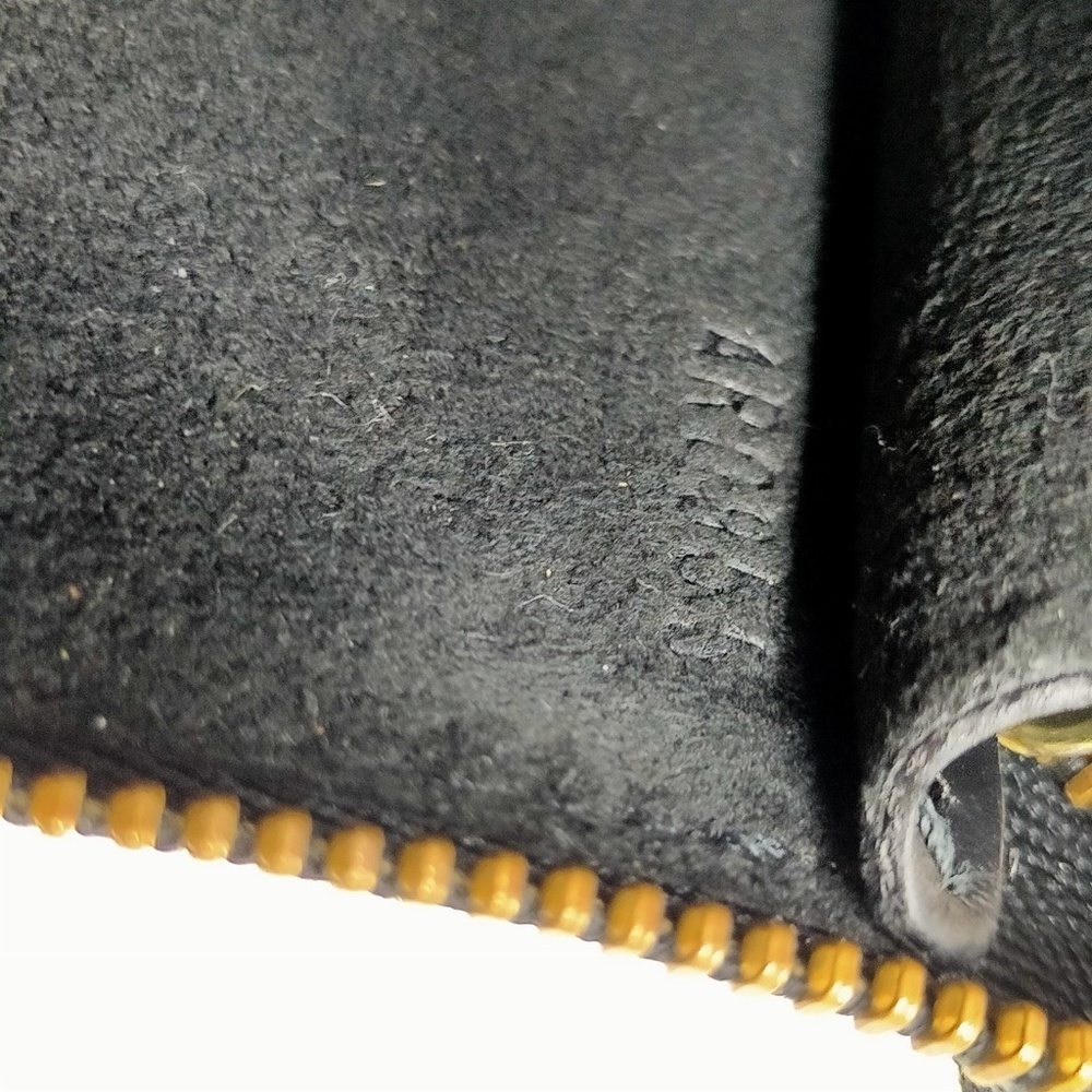 Louis Vuitton Pochette Black Epi - Picture 9 of 9